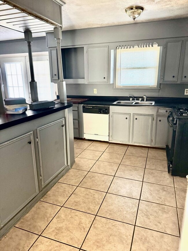 1654 Camellia Ln
