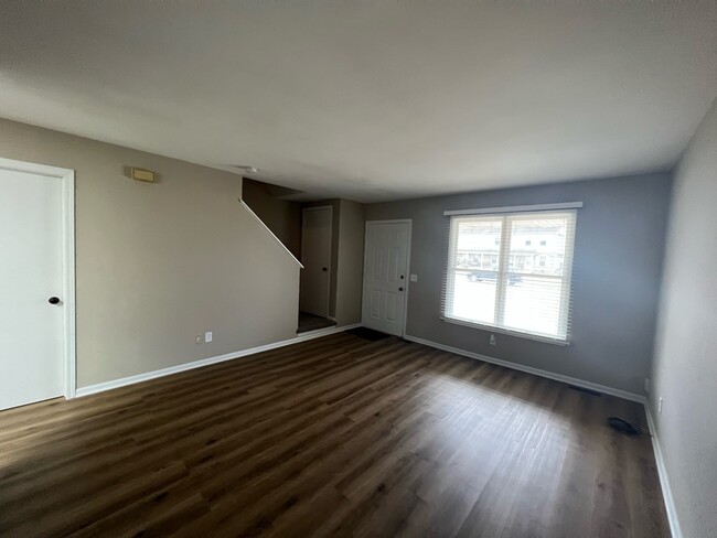 Photo - 111 Colonial Pkwy