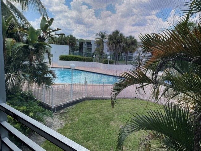 Photo - 4255 N University Dr Unit 214