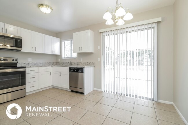 Photo - 1550 Massa St