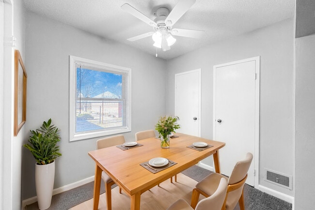 Sala de estar - Wakonda Village and Manor Apartment Homes