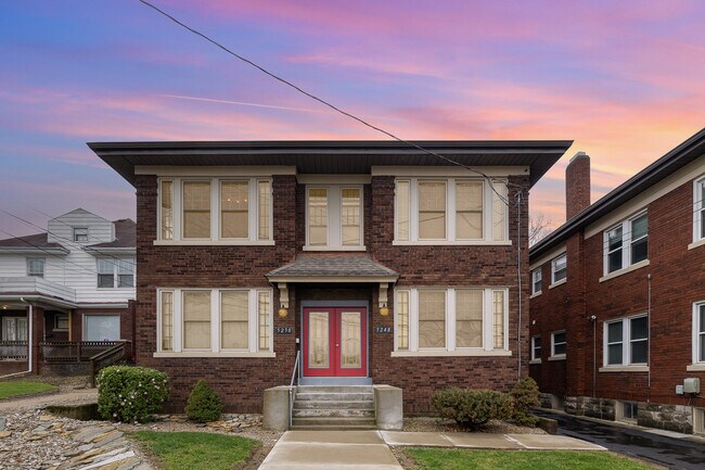 Building Photo - Highland Views Unit 3