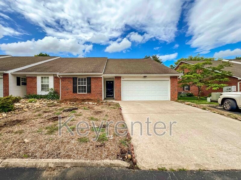 Photo - 706 Harbor Way