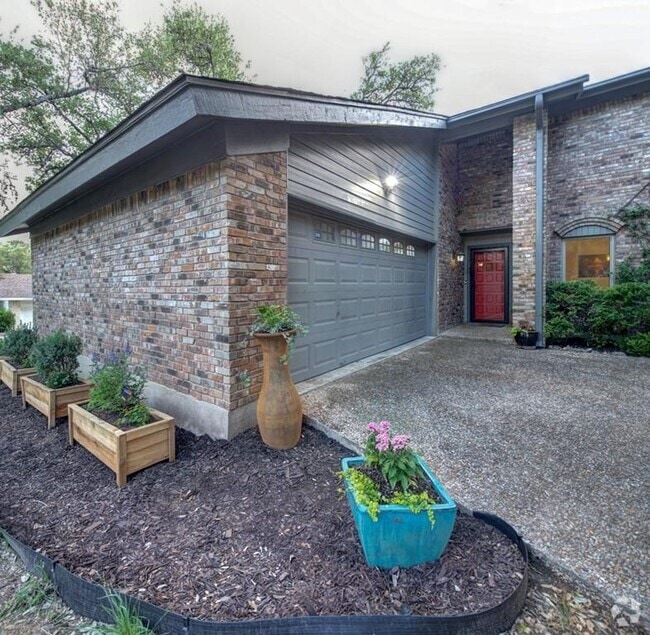 Building Photo - 11408 Spicewood Pkwy Rental