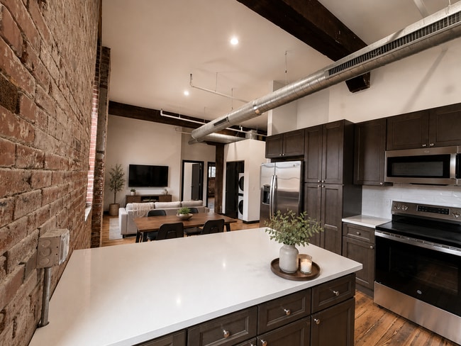 Building Photo - 2017 Chouteau Ave Unit 201