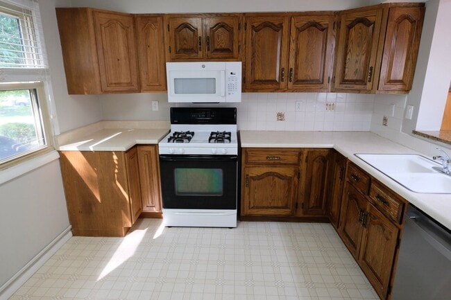 Photo - Great Home, Great Location!  3 bed, 2.5 bath