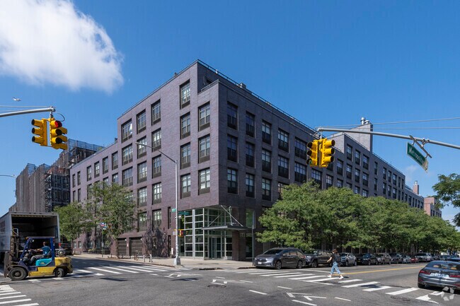 Photo - 80 Metropolitan Ave