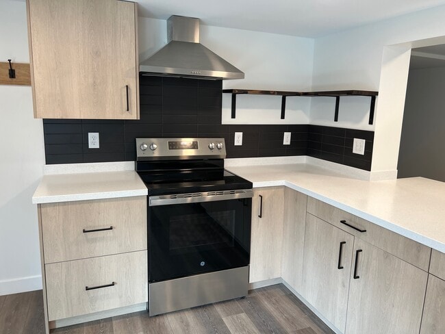 Building Photo - 207 6th St Unit C