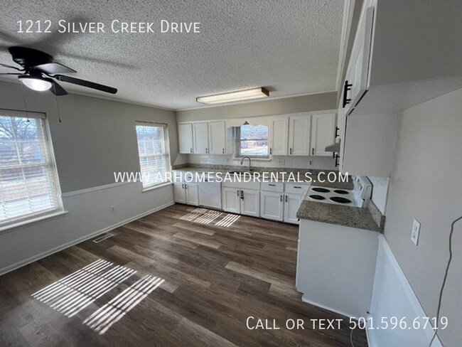 Photo - 1212 Silver Creek Dr