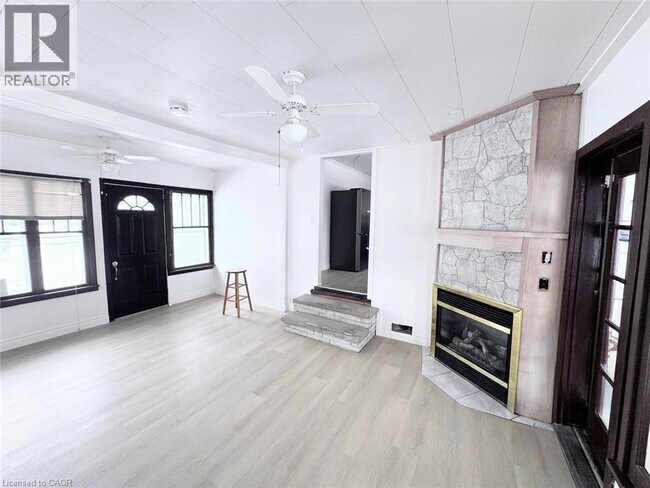 Photo - 1132 Spears Rd