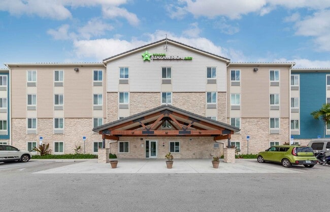 Furnished Studio-Deerfield Beach