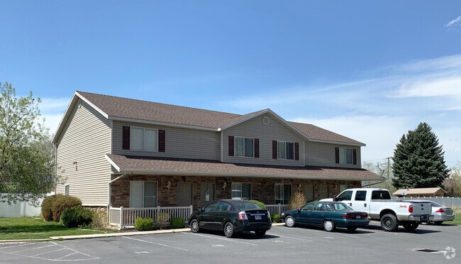 Building Photo - 88 250 N Rental