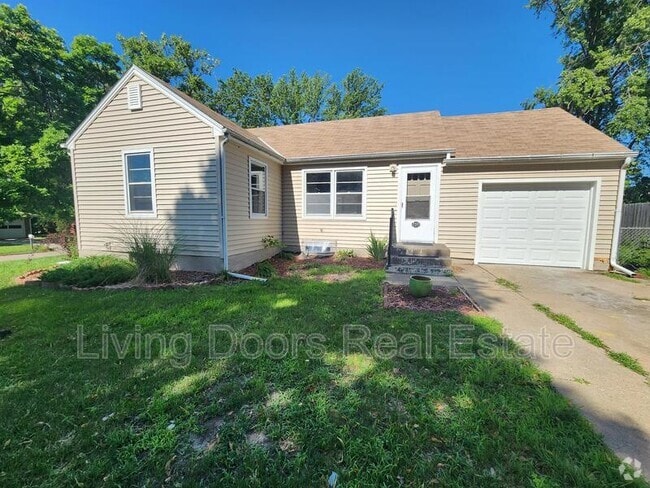 Building Photo - 2201 N 65th St Rental