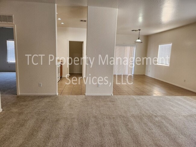 Photo - 3 Bedroom/2 Bath Phoenix Home Close to I-10 and 101