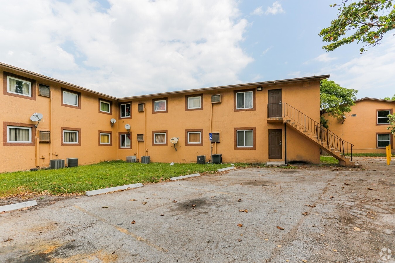 Photo - Tower Park Village I