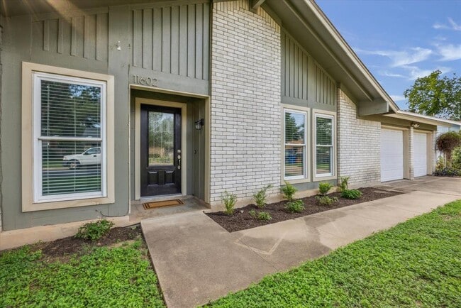 Building Photo - 11602 Fast Horse Dr Rental