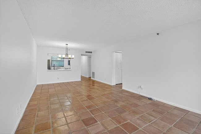 Photo - 1850 Homewood Blvd Unidad 214