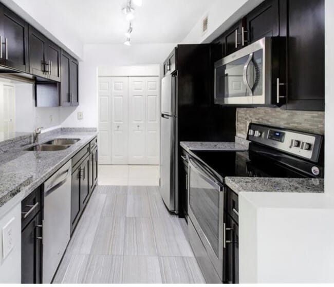 Photo - 9901 Westview Dr Unit 322