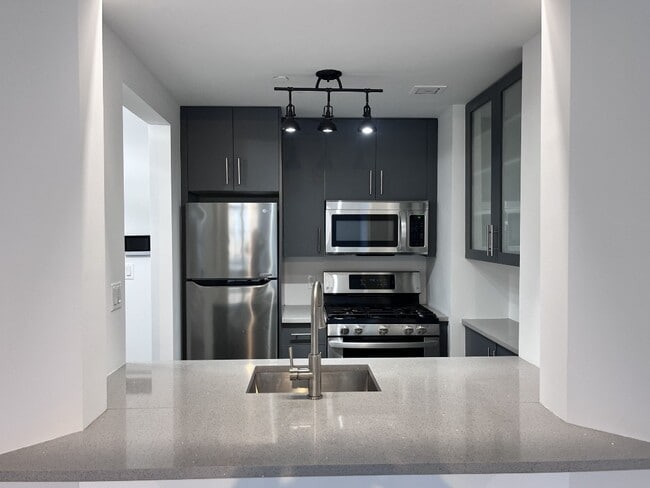 Building Photo - 11 Cooper St Unit 6D Rental