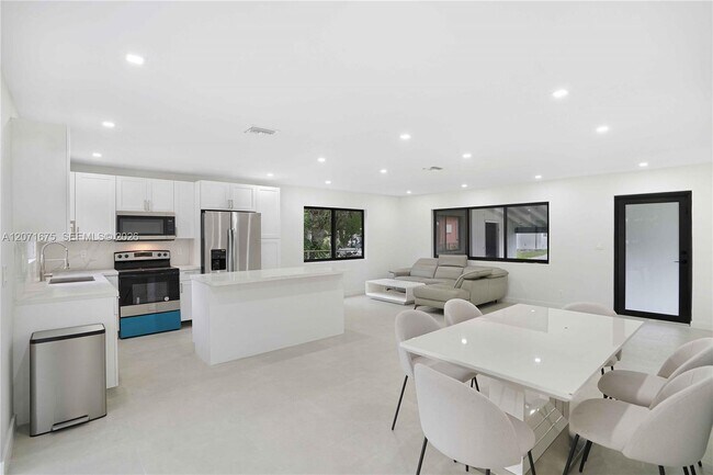 Photo - 2230 N 62nd Ave