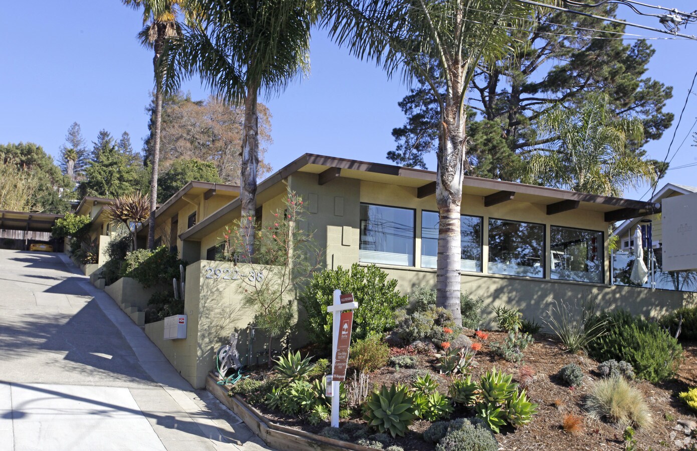 Photo - 2922-2932 Morgan Ave