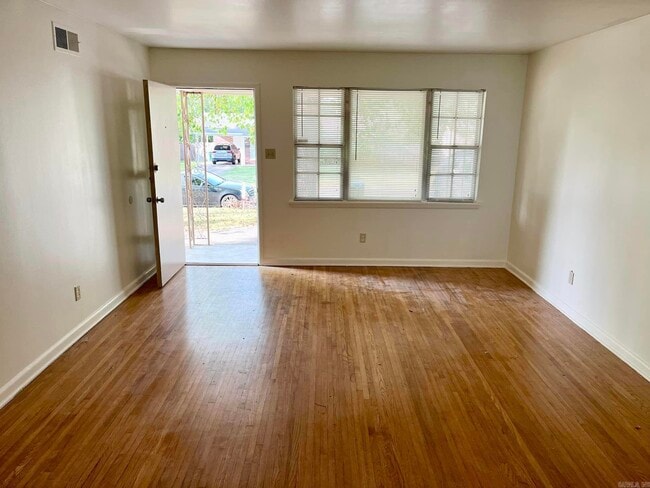 Photo - 9007 Clover Hl Rd