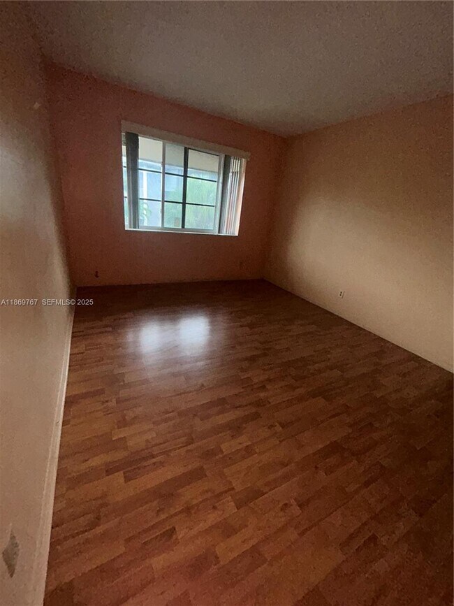 Photo - 2901 NW 47th Terrace Unidad 348B