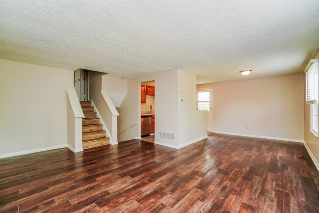 Photo - 4585 Marilyn St