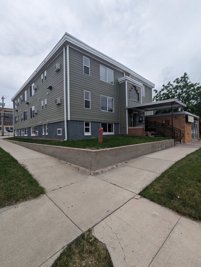 Photo - Modern Studio in Heart of Downtown - All Utilities and Internet Included! Unit 208