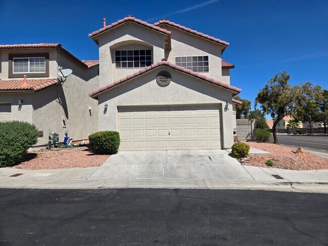 Building Photo - A FABULOUS 3 Bedroom home in desirable Silverado Ranch!