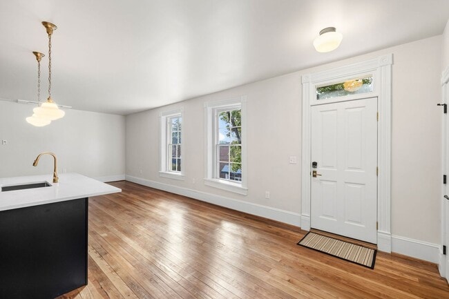 Photo - 901 Caroline St Unit 201