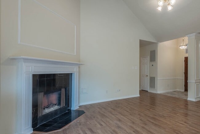 Photo - 17030 Macleish Dr