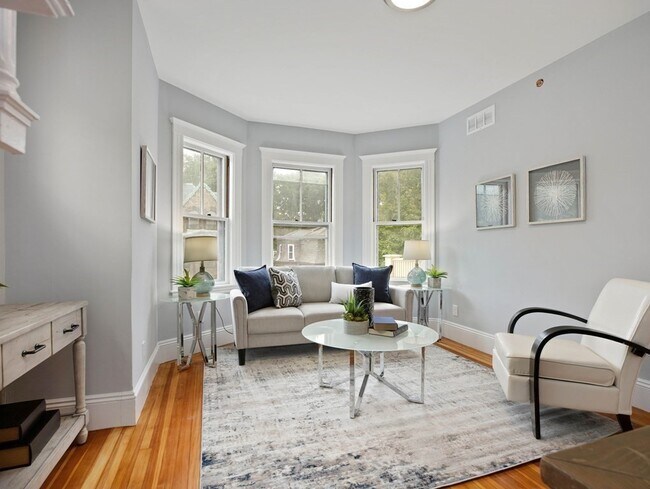 Photo - 261 Walnut St Unit 3