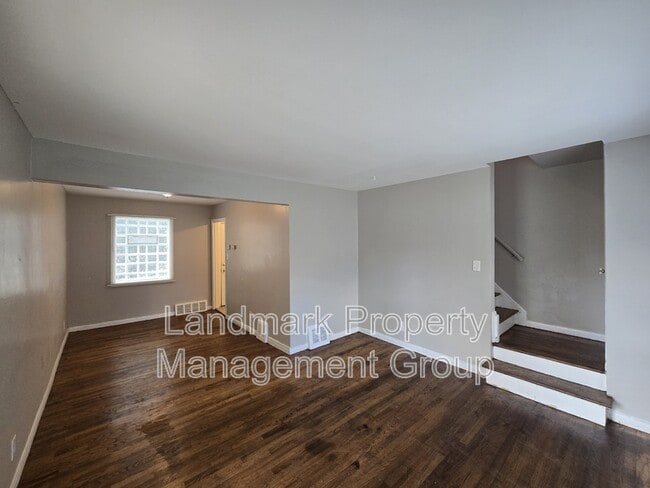 Photo - 9151 Mansfield St