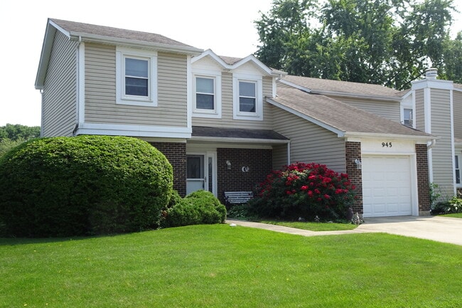 Building Photo - 945 Fieldstone Ct Rental