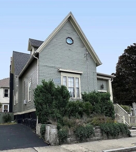 Photo - 481 Pine St