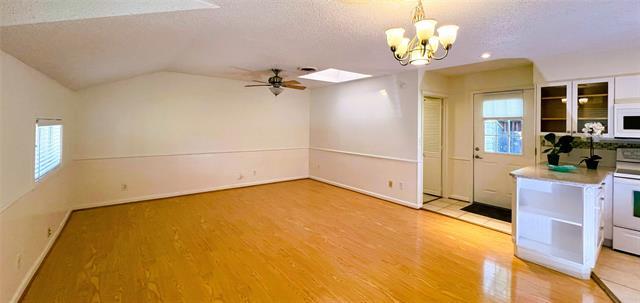 Photo - 424 Classen Dr