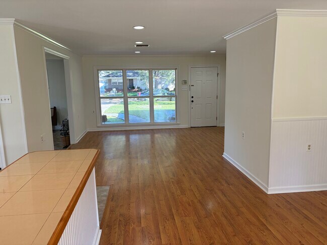 Living area - 6034 Chamberlain Dr