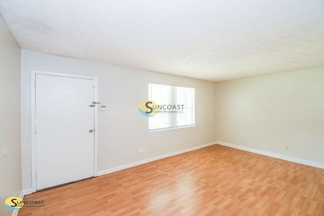 Photo - 4533 Jade Dr E