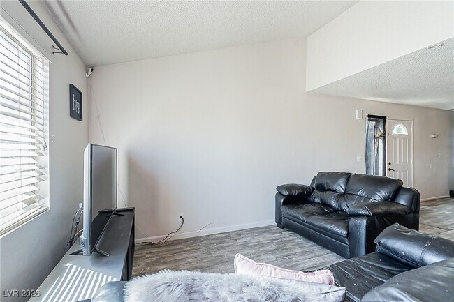 Photo - 5168 Garden Ln