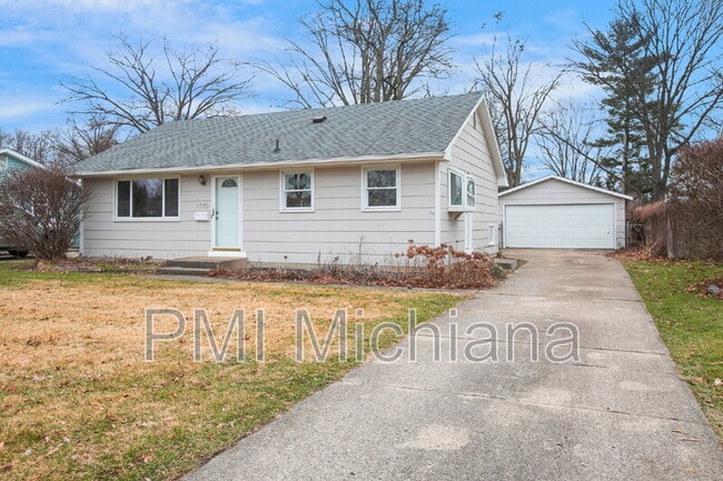Photo - 1852 Winston Dr House