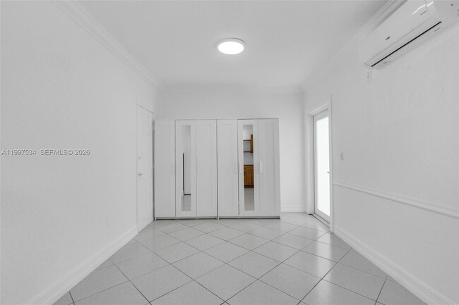 Photo - 201 SW 51st Ct Unit 3
