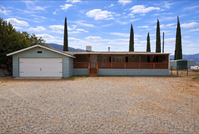 Photo - 121 Larch Ct