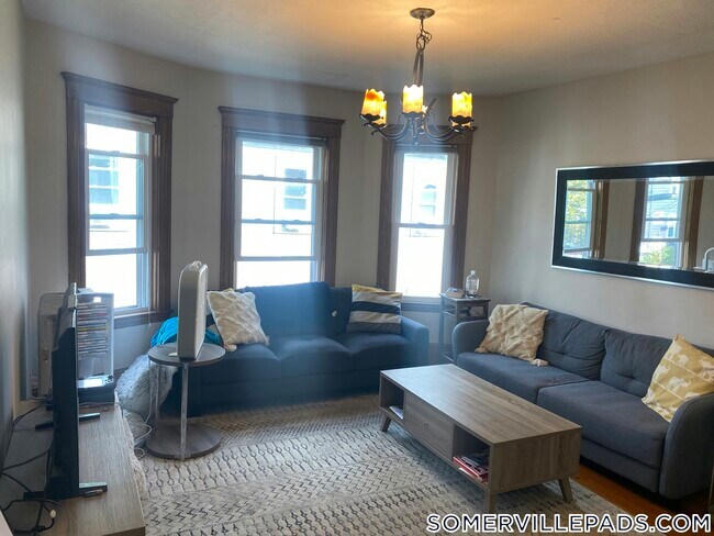 36 Sunset Rd Unit 2