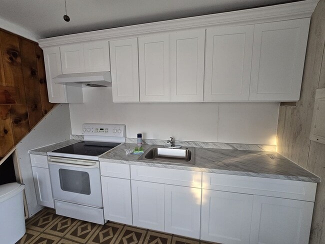 Photo - 422 Loring Rd