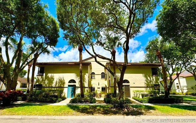 5135 Floria Dr Unit E