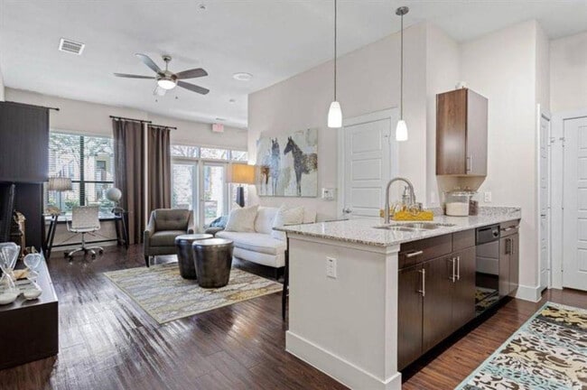Building Photo - 6401 Escena Blvd Rental