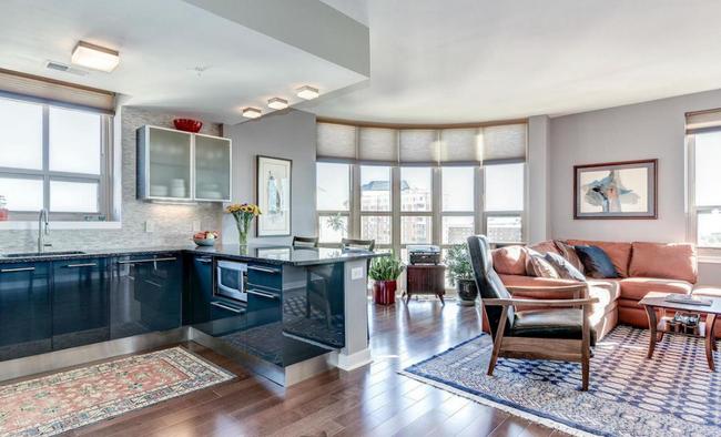 Photo - 888 N Quincy St Condo