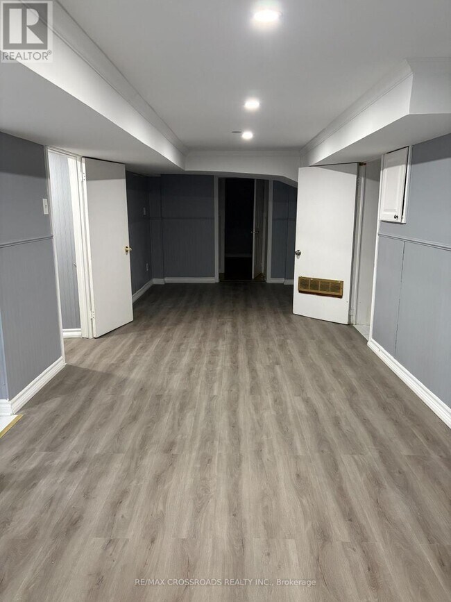 Photo - 466 Brimley Rd Unité Basement