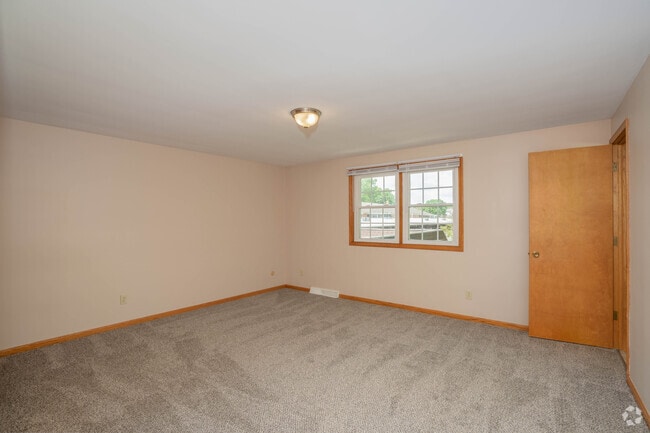 3BR, 2.5BA - 1,550SF - Primary Bedroom